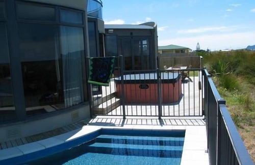 Ruakaka House | Stunning Beach Front House