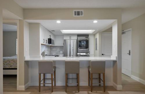 Sanibel House | Stunning Beachfront Residence at The Sanibel Inn- Resort Amenities Included!