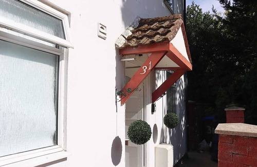 Barnehurst Apartment | Stunning beautiful 3 bed massiontte 3mins to Barnhurst Station