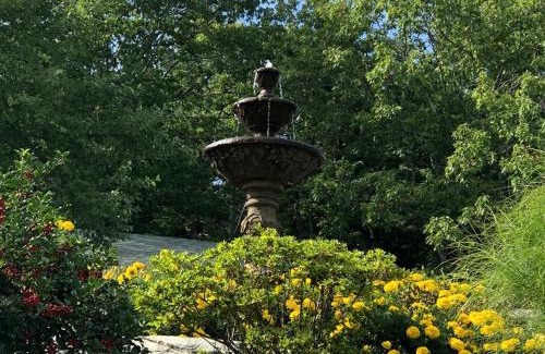 Lincolnville House | Stunning Bed and Breakfast Room with Reading Nook for a Getaway near Rockland, Maine