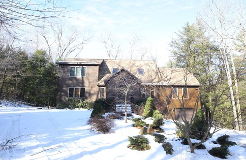 Berkshire House | Stunning Berkshire custom luxury home in private wooded community- walk to lake