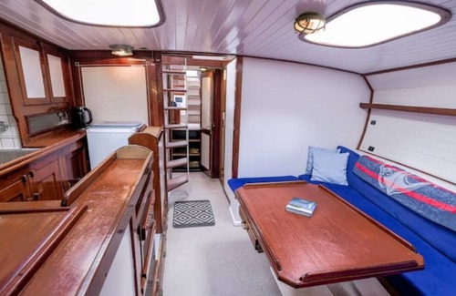 Charlestown Boat Rental | Stunning boat ‘Sea Lion’ in Charlestown, Cornwall