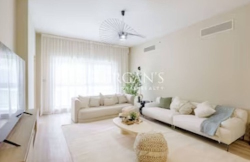 Dubai Media City Apartment | Stunning brand new 2 BR in Palm Jumeirah