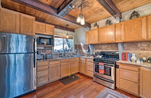 Tollgate Canyon Cabin | Stunning Cabin Retreat < 16 Mi to Park City!