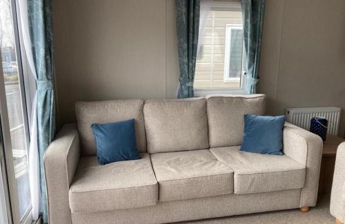 Hunstanton Other | Stunning Caravan For Hire Nearby Hunstanton Beach In Norfolk Ref 23050S