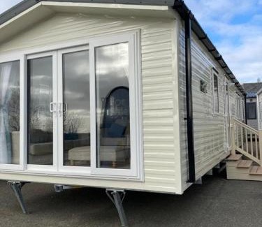 Hunstanton Other | Stunning Caravan For Hire Nearby Hunstanton Beach In Norfolk Ref 23050S