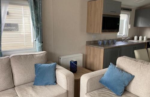 Hunstanton Other | Stunning Caravan For Hire Nearby Hunstanton Beach In Norfolk Ref 23050S