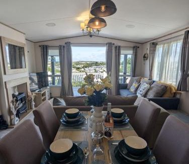 Weymouth Resort | STUNNING CARAVAN with PANORAMIC VIEWS WEYMOUTH LITTLESEA HAVEN
