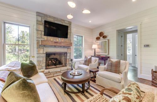 Cashiers House | Stunning Cashiers Cottage Rental with Screened Porch