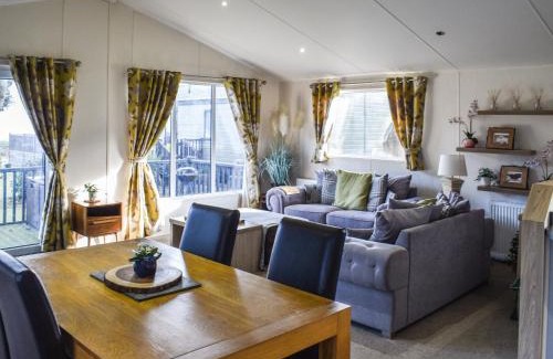 Corton House | Stunning Cliff Top Cottage - Uk48809
