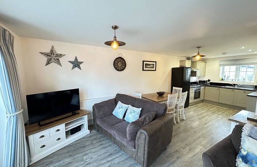 Filey Cottage | Stunning Coastal Cottage - Sleeping 5 in 2 Bedrooms - Pool and Beach Access Included.