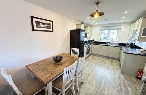 Filey Cottage | Stunning Coastal Cottage - Sleeping 5 in 2 Bedrooms - Pool and Beach Access Included.
