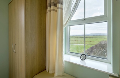 Lancaster Cottage | Stunning Coastal Country Cottage 2 Beds Sleeps 5