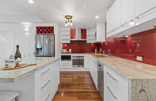 Cairns Central Business District Apartment | STUNNING COSTAL 3 BEDROOM APARTMENT IN CAIRNS CBD