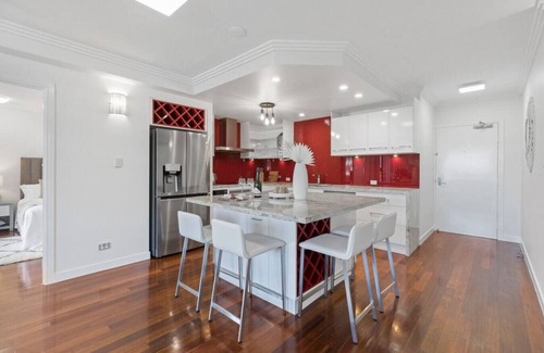 Cairns Central Business District Apartment | STUNNING COSTAL 3 BEDROOM APARTMENT IN CAIRNS CBD