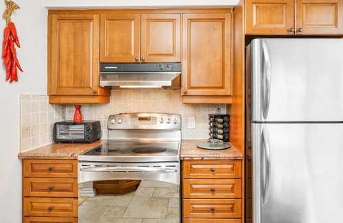 Halton Regional Municipality Cottage | STUNNING COUNTRY COTTAGE w/ SAUNA & RIVER IN BURLINGTON