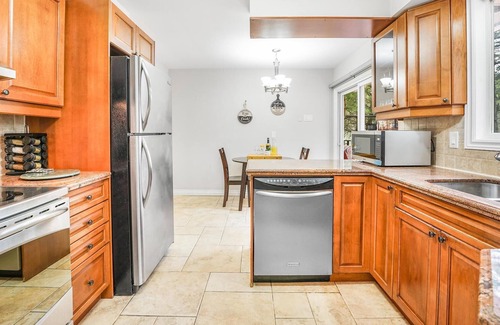 Halton Regional Municipality Cottage | STUNNING COUNTRY COTTAGE w/ SAUNA & RIVER IN BURLINGTON