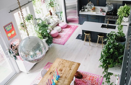 Charleston Apartment | Stunning, cozy, glamorous penthouse walkable to restaurants and shops