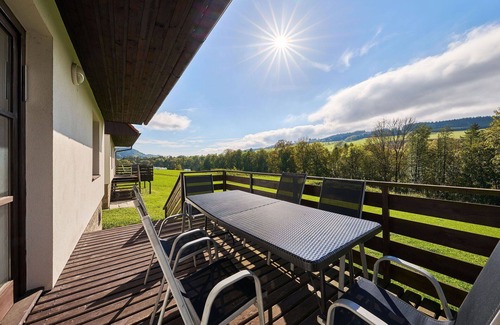 Starkov House | Stunning private villa for 8 people with WIFI, pool, TV, patio, pets allowed and panoramic view