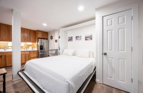 Truckee Apartment | Stunning Deluxe King Studio #124 at Donner Lake Village