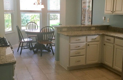Virginia Trace House | Stunning Designer Pool Home,: Spa, Golf View, Golf Cart, Walk to Square