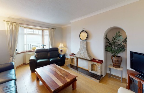 Gardenstown House | Stunning double storey home with sea views and sleeps 7