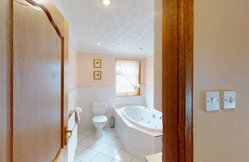 Gardenstown House | Stunning double storey home with sea views and sleeps 7