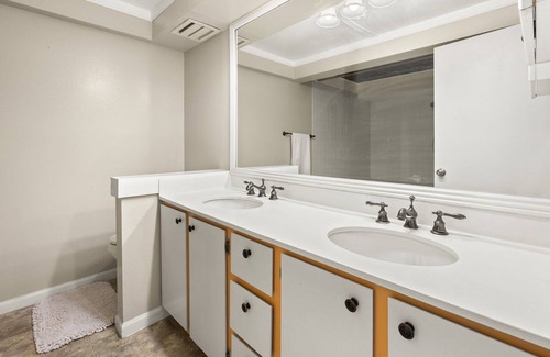 Hampden South Condo | Stunning DTC Condo: Mountain Views, Pool, Parking!