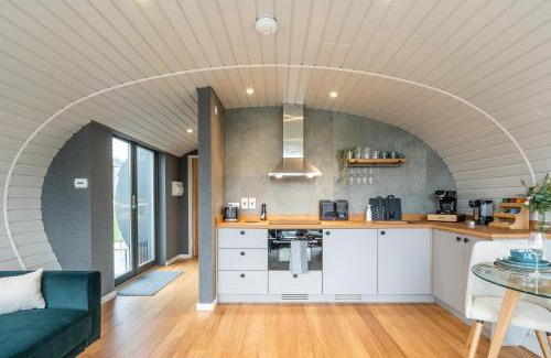 Chipping Norton Apartment | Stunning Eco-Retreat Pods in Old Chalford!