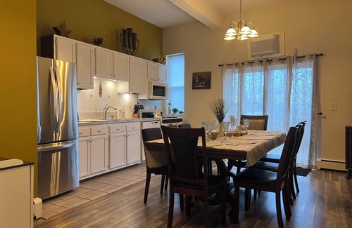 Union City Apartment | Stunning Empire State View - Apt # 4 - Sleeps 12! - 15 mins to NYC
