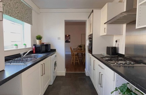 Wigan House | Stunning Escape: 3 Bedroom House in Wigan