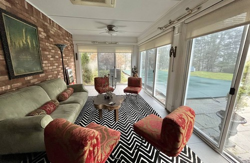 Kingston House | Stunning Estate w/Hot Tub- 5 minutes from Uptown Kingston