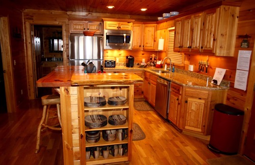 Mineral Bluff Cabin | Stunning expansive mountain views - 3 King Bedrooms, 3 Baths, privacy