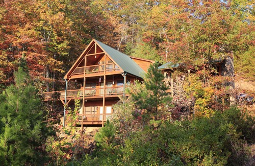 Mineral Bluff Cabin | Stunning expansive mountain views - 3 King Bedrooms, 3 Baths, privacy
