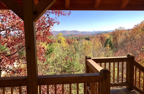 Mineral Bluff Cabin | Stunning expansive mountain views - 3 King Bedrooms, 3 Baths, privacy