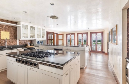 Bridgehampton House | Stunning fall sunsets, coveted location on Mecox Bay - recently furnished