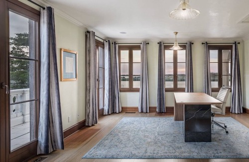 Bridgehampton House | Stunning fall sunsets, coveted location on Mecox Bay - recently furnished