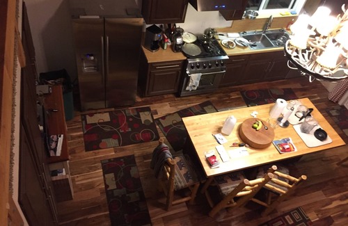 June Lake House | Stunning Family Chalet -Incredible Waterfall Views - Dog Friendly Pool Table