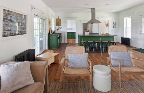 Morrisville House | Stunning Farmhouse 5 minutes to Stowe with Views!