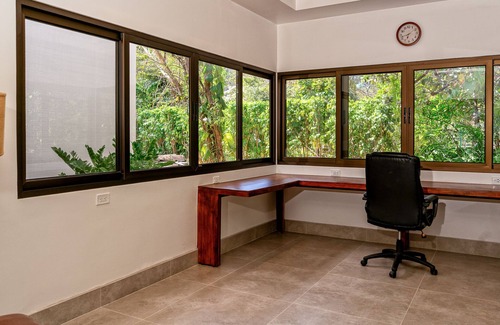 Bagaces Other | Stunning Farmhouse, Private Pool, 7 BR, 8 BTH, Amazing fruit gardens, parking