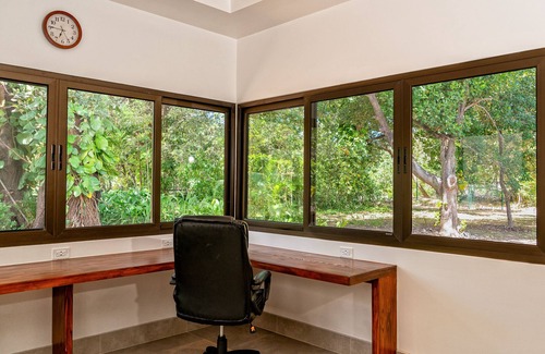 Bagaces Other | Stunning Farmhouse, Private Pool, 7 BR, 8 BTH, Amazing fruit gardens, parking