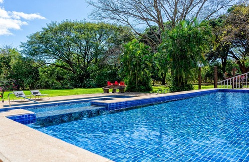 Bagaces Other | Stunning Farmhouse, Private Pool, 7 BR, 8 BTH, Amazing fruit gardens, parking