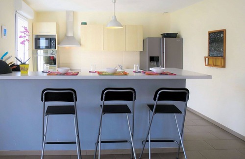 Vensac Villa | Stunning private villa for 8 people with WIFI, private pool, TV, terrace, pets allowed and parking