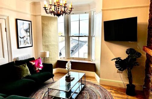 New Quay House | Stunning fully refurbished house