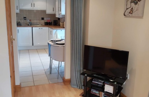 Cheddar House | Stunning Gorge views, centre of Cheddar, dog-friendly