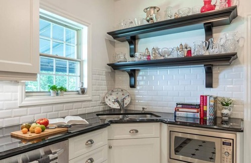 Historic Old Town House | Stunning Historic 3 Bedroom, 3 Bath Butler House in Old Town Niagara-on-the-Lake