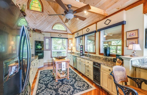 Hiawassee House | Stunning Hiawassee Hideaway w/Impeccable Views!