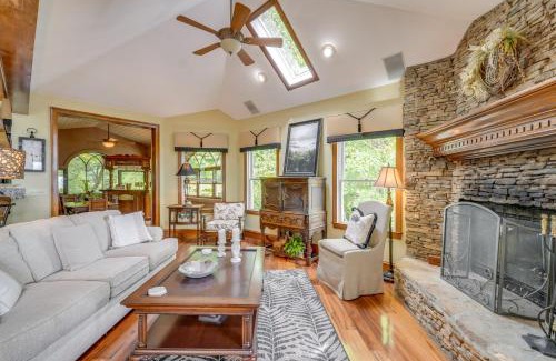 Hiawassee House | Stunning Hiawassee Hideaway with Impeccable Views!