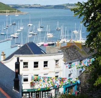 Mylor Churchtown House | Stunning High Street Townhouse With Sea Views & Parking at 'Tide View Townhouse'