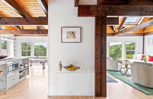 South Royalton House | Stunning Hilltop Getaway- Recreational Paradise